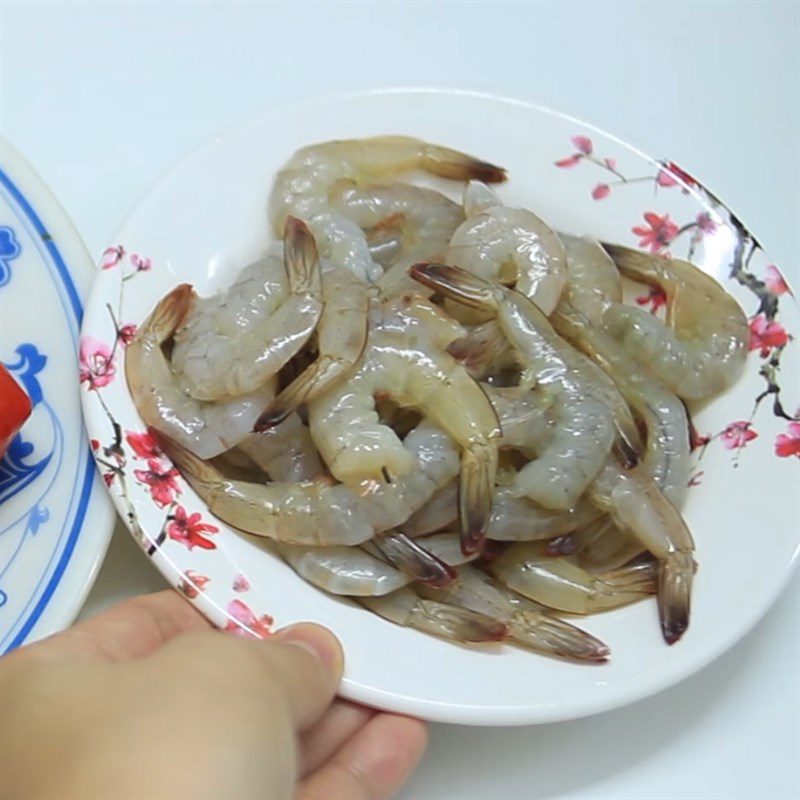 Step 1 Prepare the shrimp Stir-fried shrimp with tomatoes and vegetables