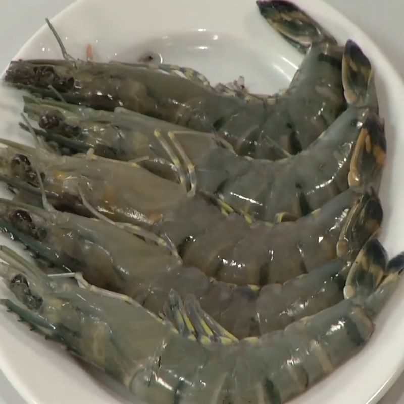 Step 1 Prepare shrimp, boil shrimp for Apple Salad with Shrimp