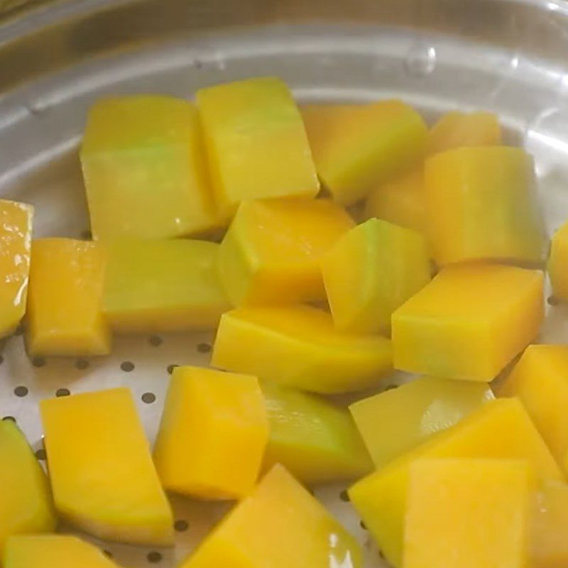 Step 1 Prepare and steam the pumpkin Chrysanthemum Pudding with Sago and Coconut Milk