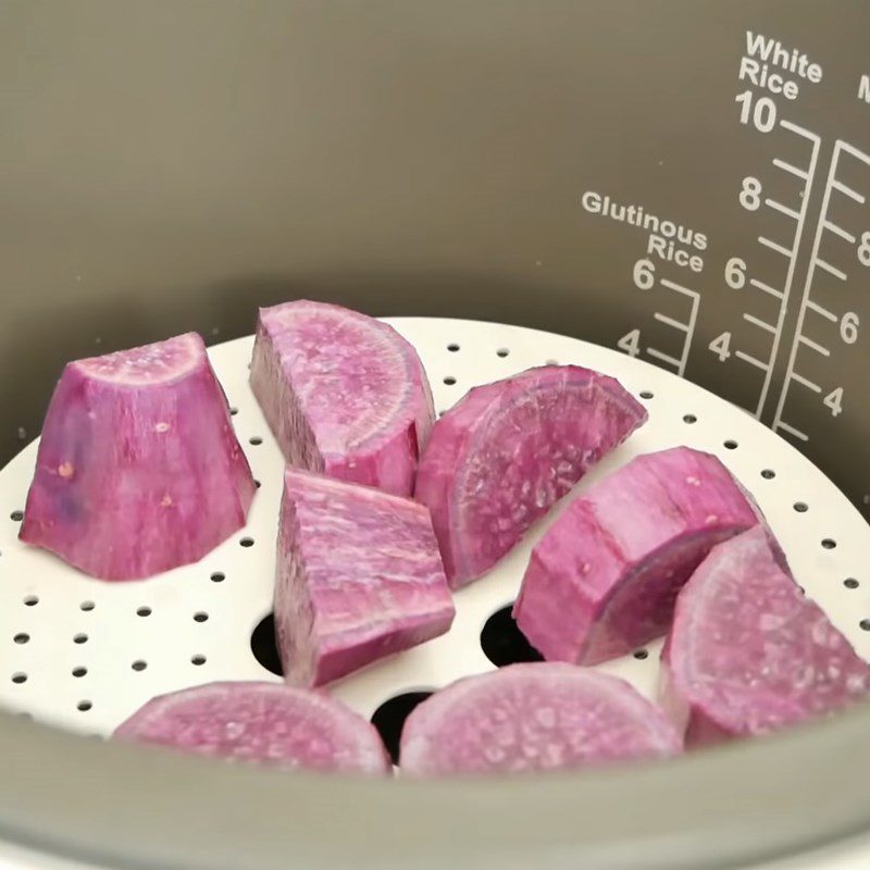 Step 1 Prepare and steam purple sweet potato Purple Sweet Potato Cake
