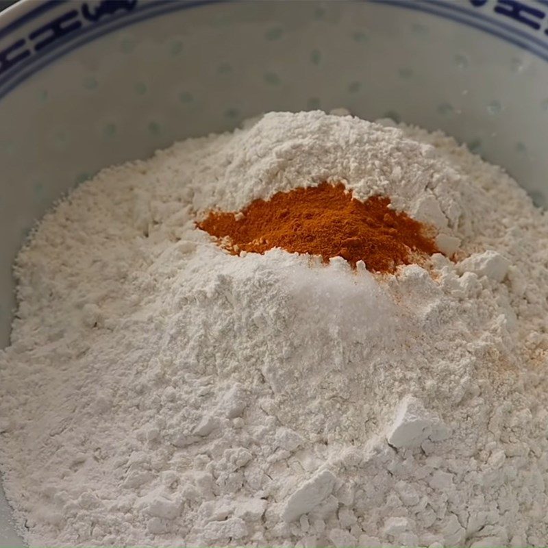 Step 1 Mixing the batter for bánh khọt without molds