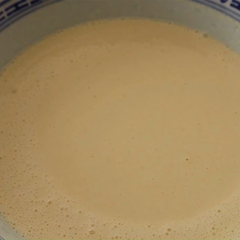 Step 1 Mixing the batter for bánh khọt without molds