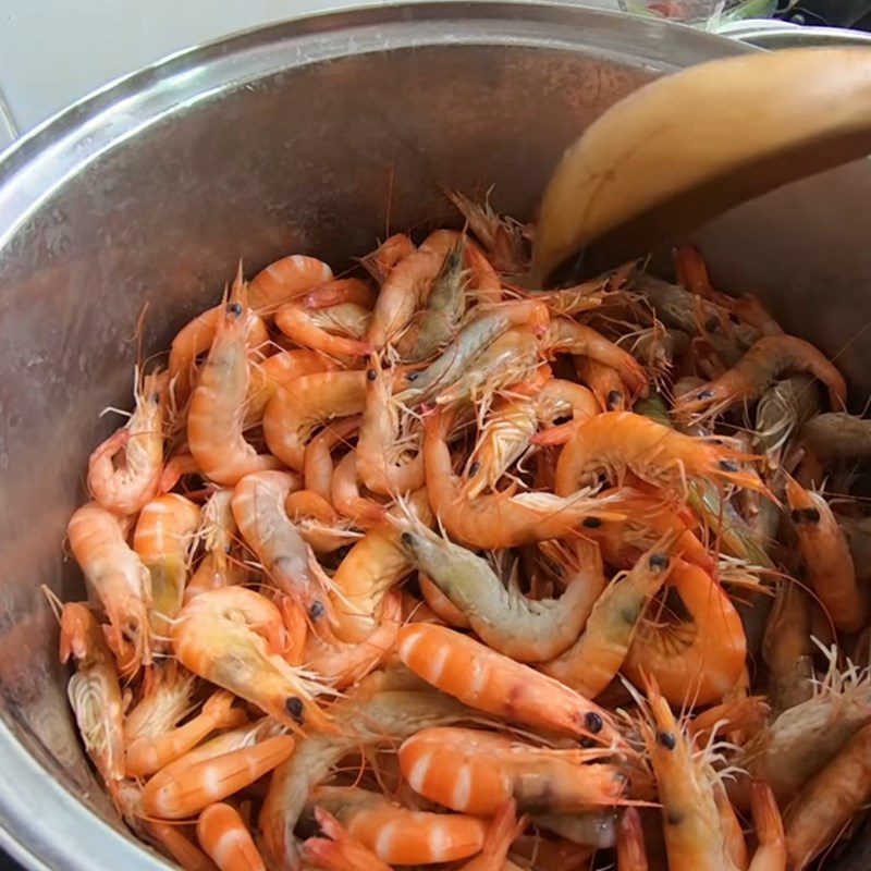 Step 1 Preliminary processing and cooking shrimp Sun-dried Shrimp