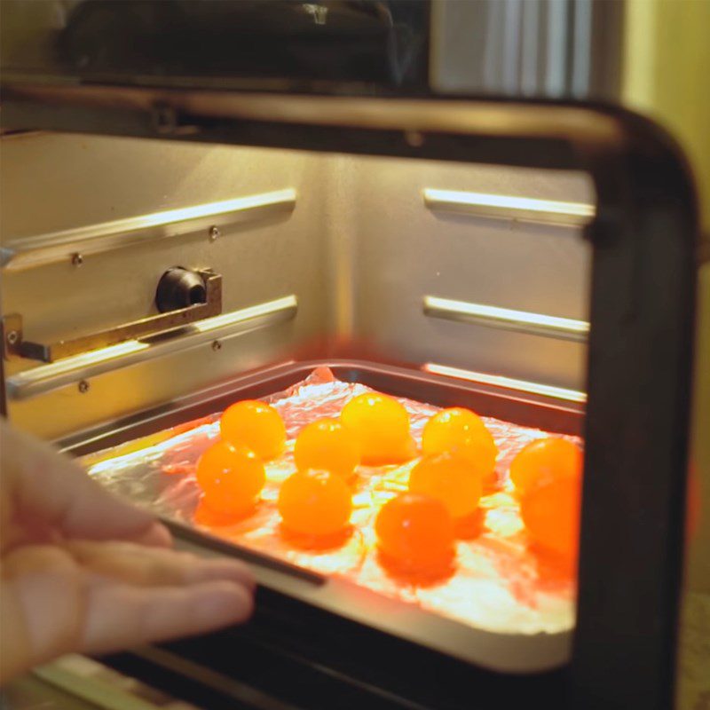 Step 4 Prepare and bake salted egg for Mooncake with mung bean and salted egg filling