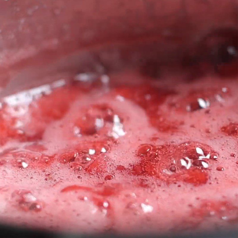 Step 2 Prepare and make strawberry jam for strawberry milk Bingsu