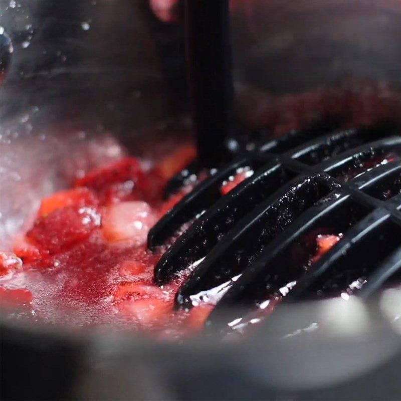 Step 2 Prepare and make strawberry jam for strawberry milk Bingsu