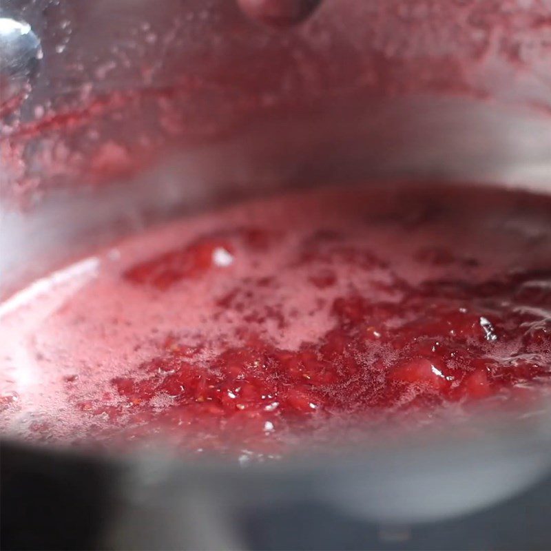 Step 2 Prepare and make strawberry jam for strawberry milk Bingsu