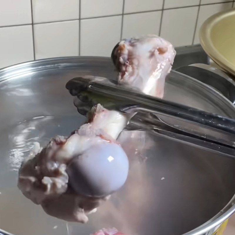 Step 1 Prepare and Blanch the Beef Bones for Beef Bone Hotpot