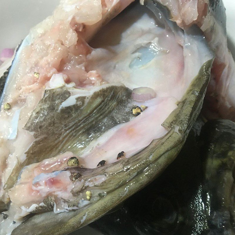 Step 1 Prepare and Marinate Grouper Head for Sour Soup