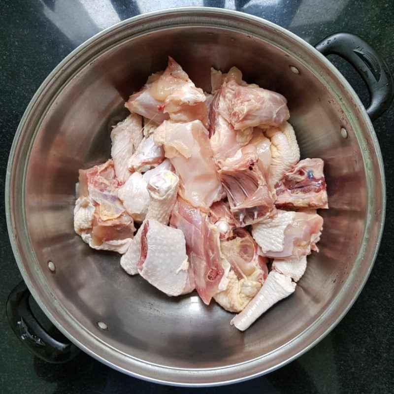 Step 1 Prepare and Marinate the Chicken for Chicken Hotpot with Fermented Bean Sauce