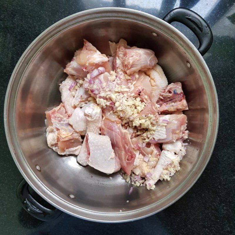 Step 1 Prepare and Marinate the Chicken for Chicken Hotpot with Fermented Bean Sauce