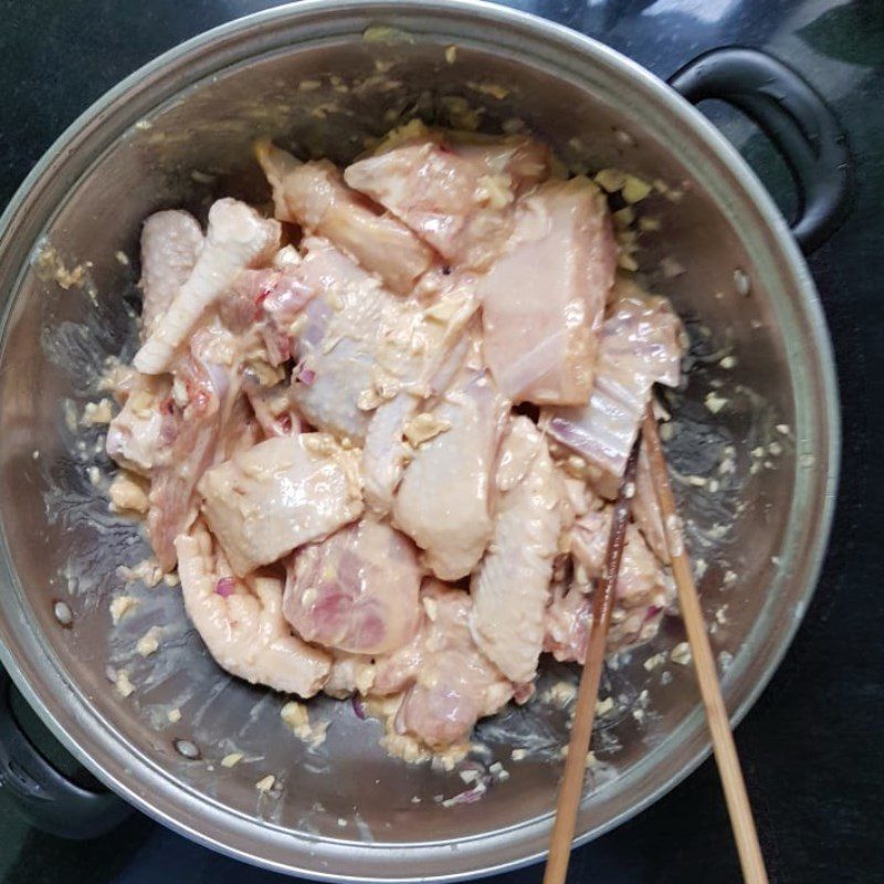 Step 1 Prepare and Marinate the Chicken for Chicken Hotpot with Fermented Bean Sauce