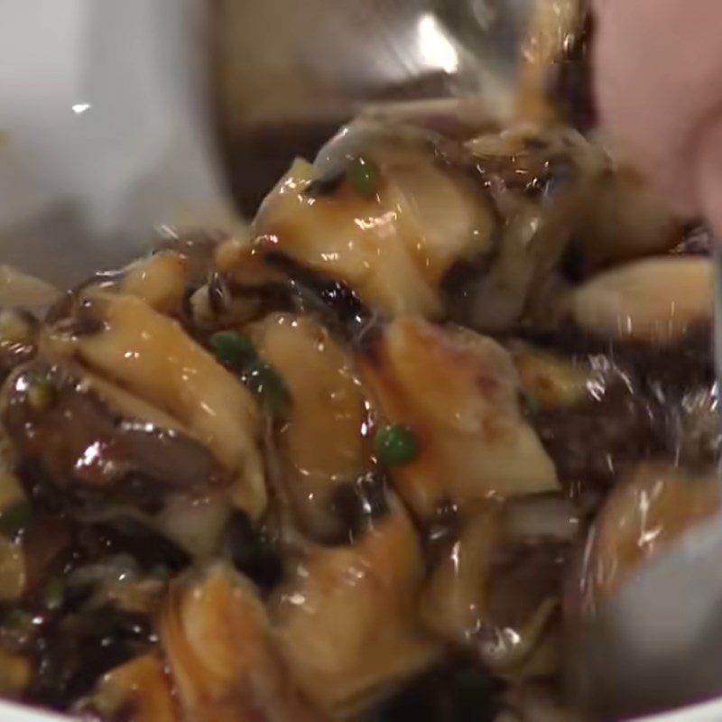 Step 1 Prepare and Marinate the Snails Stir-Fried Spicy Snails