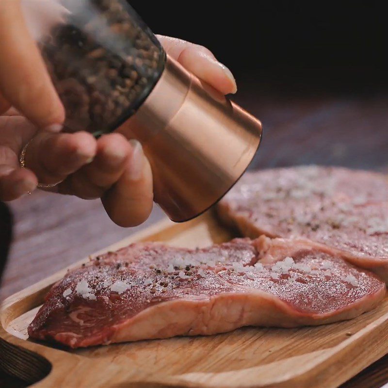 Step 1 Prepare and marinate the beef Garlic Butter Steak