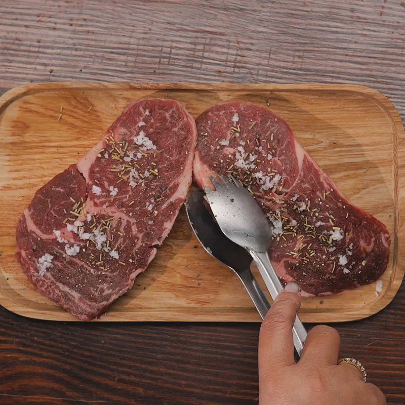 Step 1 Prepare and marinate the beef Garlic Butter Steak