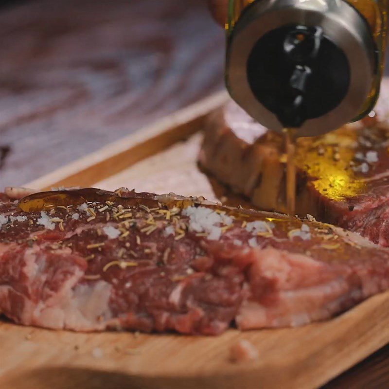 Step 1 Prepare and marinate the beef Garlic Butter Steak