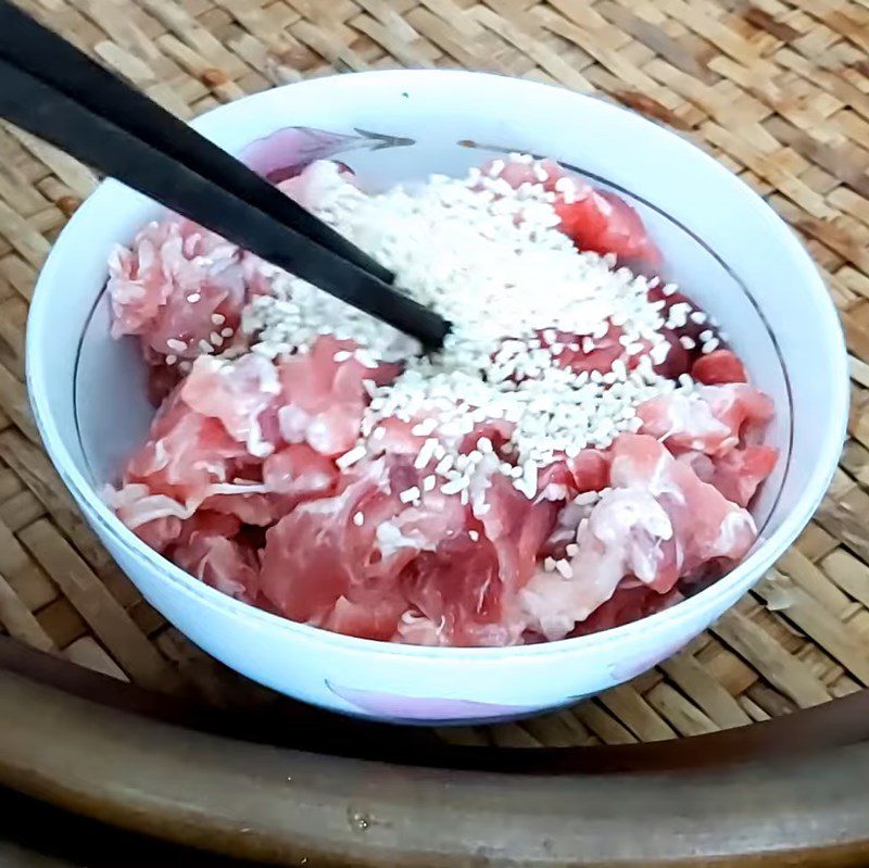 Step 1 Prepare and marinate the beef for Lotus Stem Salad with Shrimp and Beef