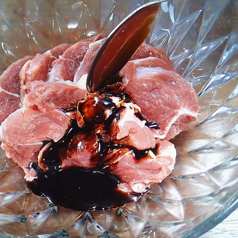 Step 1 Prepare and marinate beef Beef noodle with vegetables