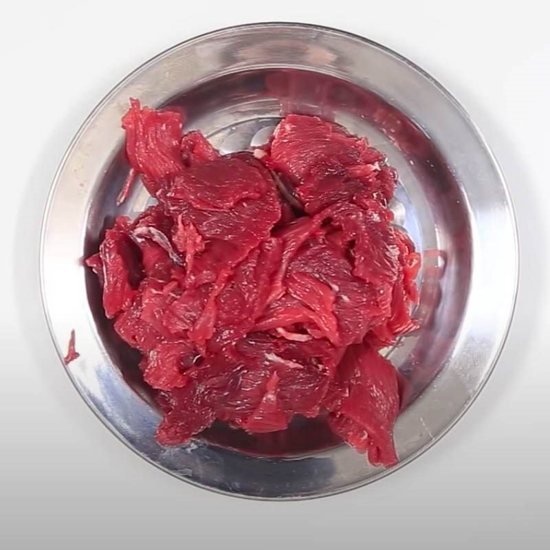 Step 1 Prepare and Marinate the Beef Thai Beef Salad with Lemongrass and Chili