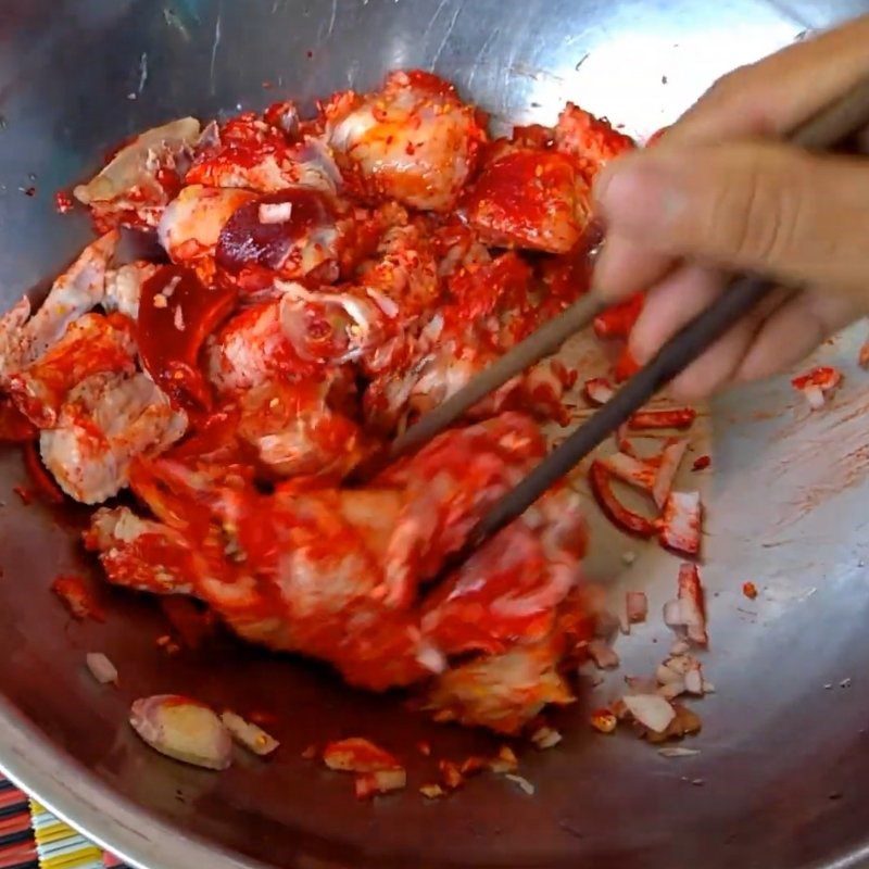 Step 1 Prepare and marinate the chicken for Spicy Bamboo Shoot Chicken Hotpot