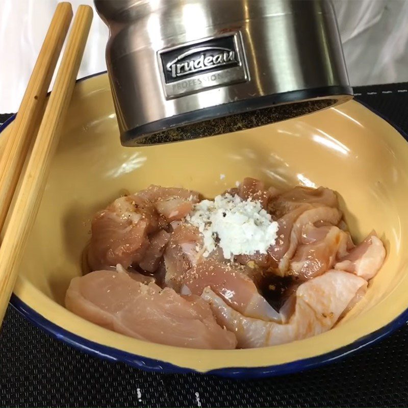 Step 1 Prepare and marinate chicken for Mixed Abalone Hotpot