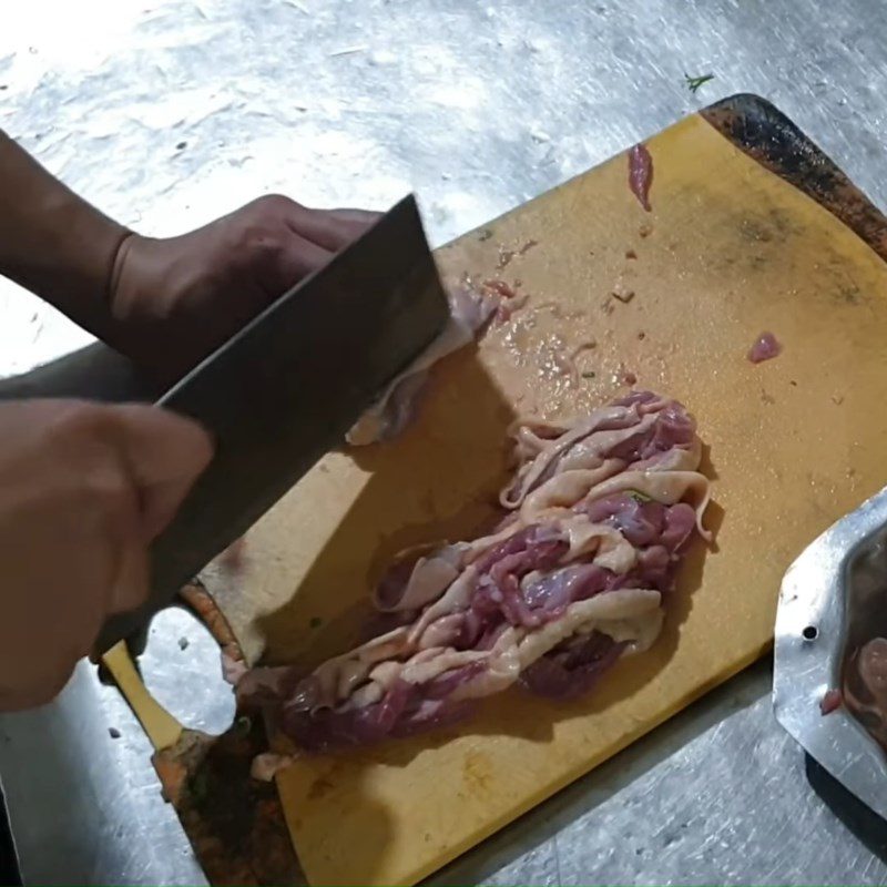 Step 1 Prepare and marinate duck meat for Stir-fried Bamboo Shoots with Duck Meat