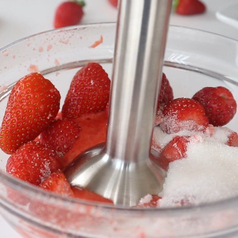 Step 1 Prepare and blend the strawberries Strawberry Chocolate Coated Ice Cream Bars