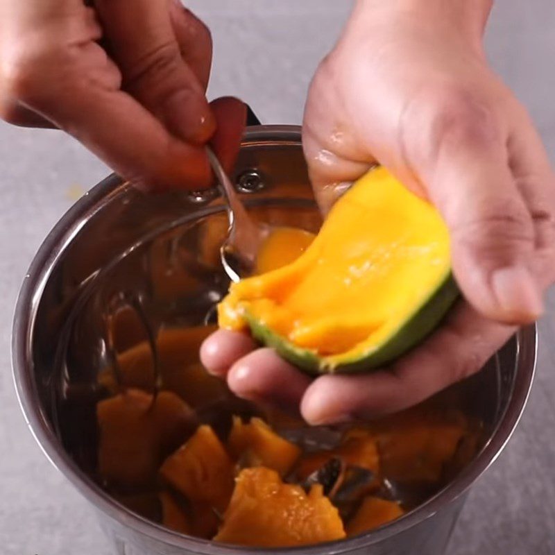 Step 1 Prepare the mango and blend it Thick Mango Jam