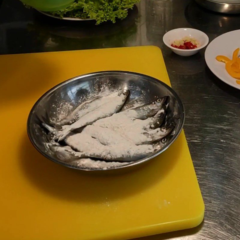 Step 2 Coat the fish with batter for Fried Fish Roe with Fish Sauce