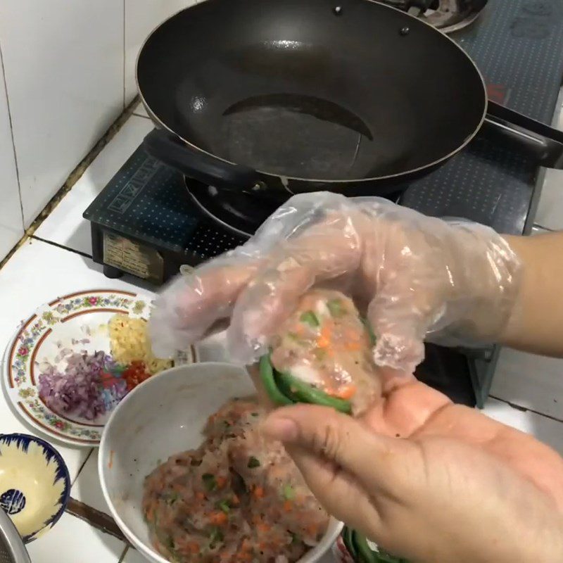 Step 3 Shape the fish cake rolls