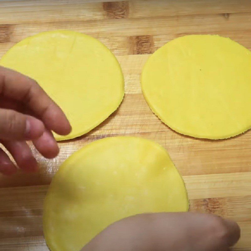 Step 3 Shape the Green Bean Cake