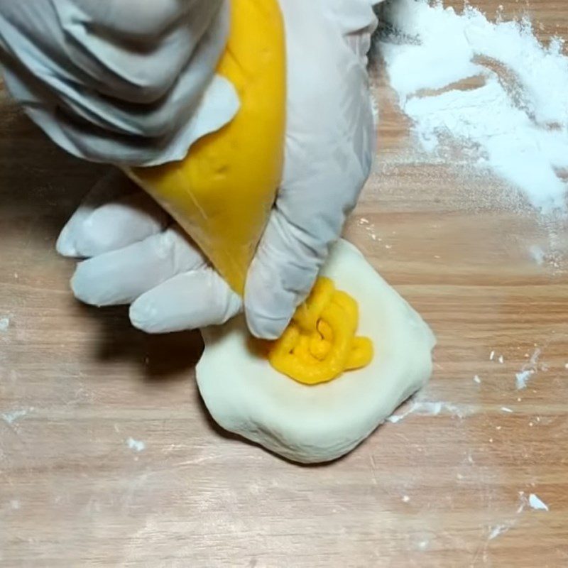Step 6 Shaping the Cheese Milk Bun