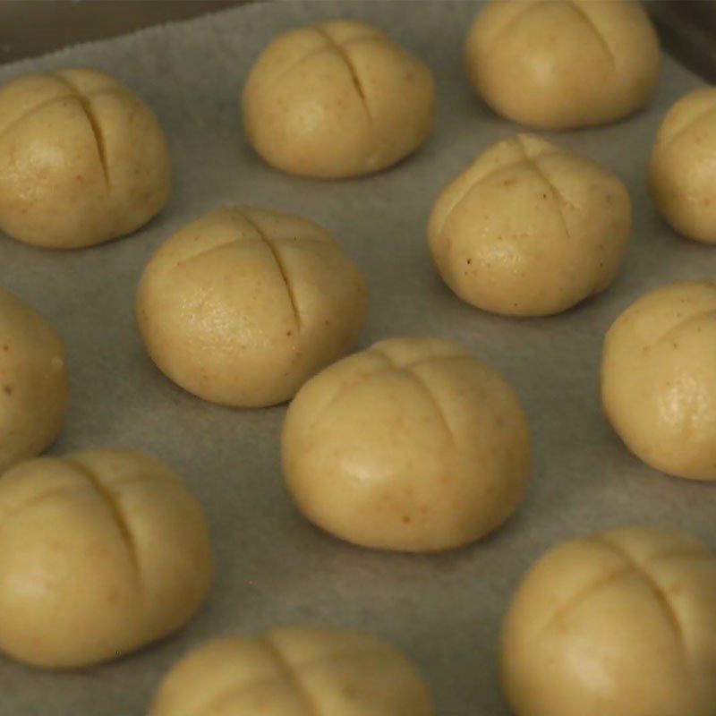 Step 3 Shape the almond cake