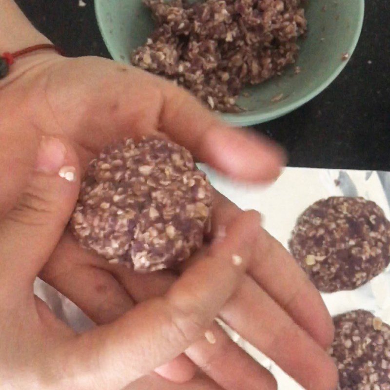 Step 3 Shaping oatmeal cookies Oatmeal cookie