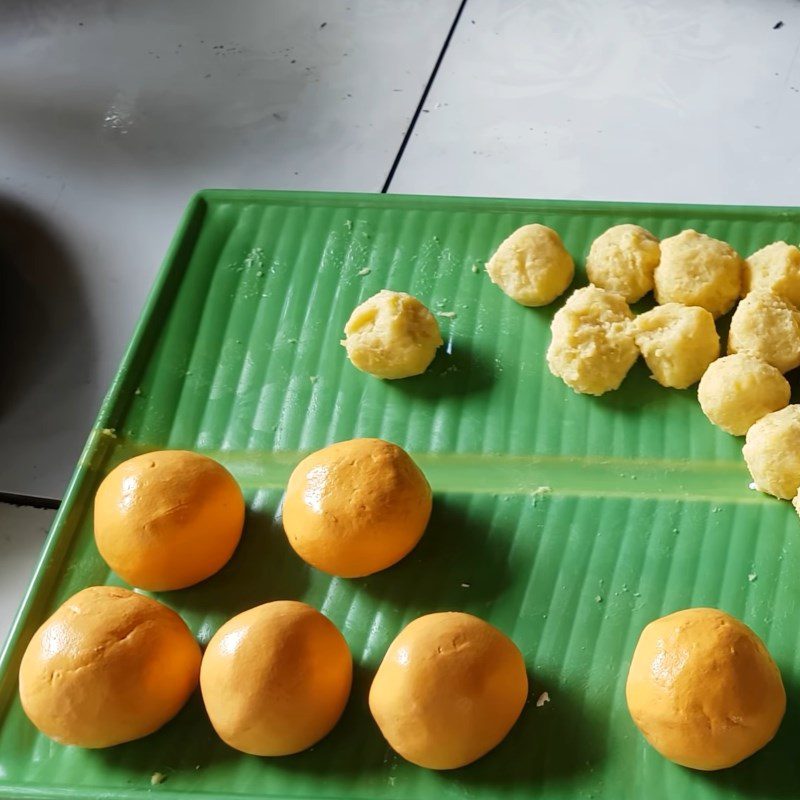 Step 7 Shaping the Gac Sticky Rice Ball with Durian Filling