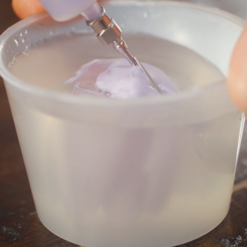 Step 3 Shaping the jelly 3D jelly with syringe