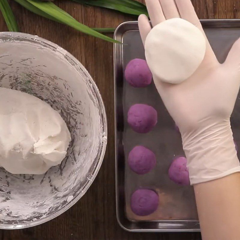 Step 4 Shaping and steaming the fried glutinous rice cake