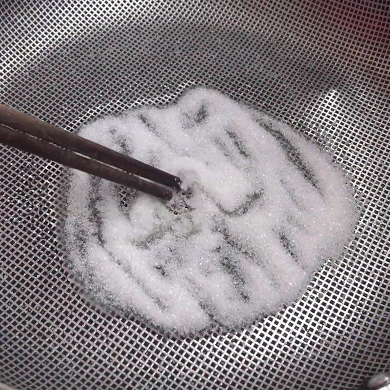 Step 3 Make caramel for braised carp with starfruit