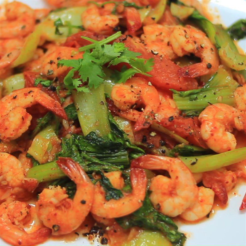 Step 4 Final Product Stir-fried shrimp with tomatoes and greens