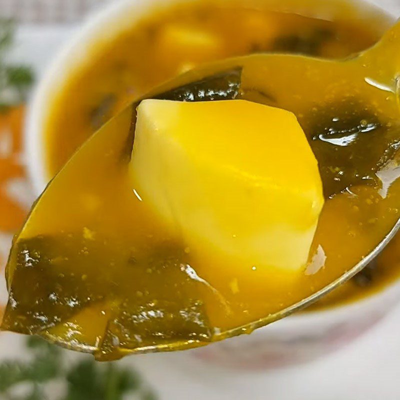 Step 4 Final product Vegetarian pumpkin soup with seaweed