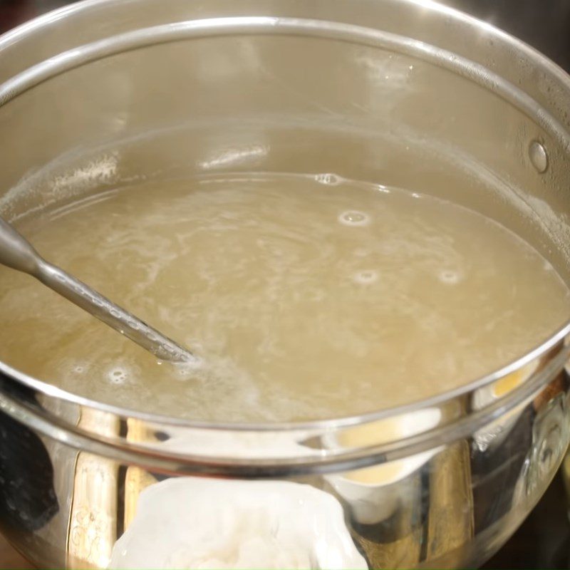 Step 4 Making the broth of cold snail noodle soup