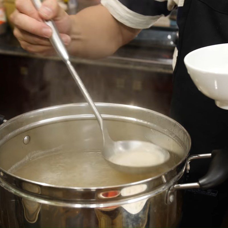 Step 4 Making the broth of cold snail noodle soup