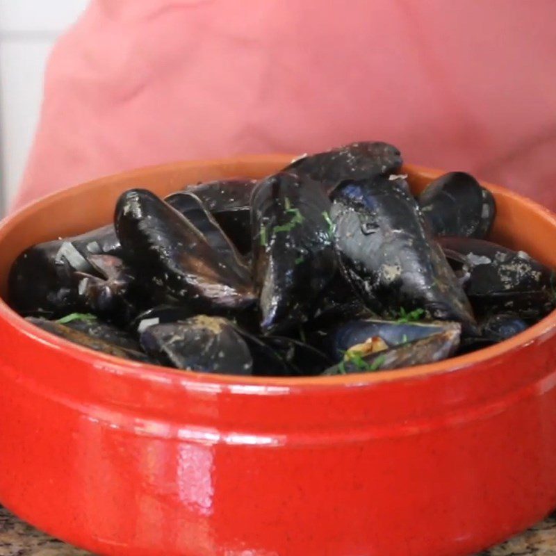 Step 5 Final Product of Steamed Green Mussels with Beer