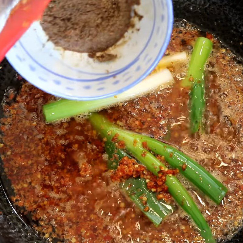 Step 3 Make the hot pot sauce for Chinese skewered hot pot