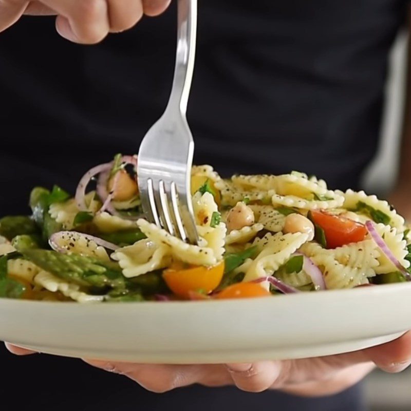 Step 5 Final product Pasta salad with asparagus