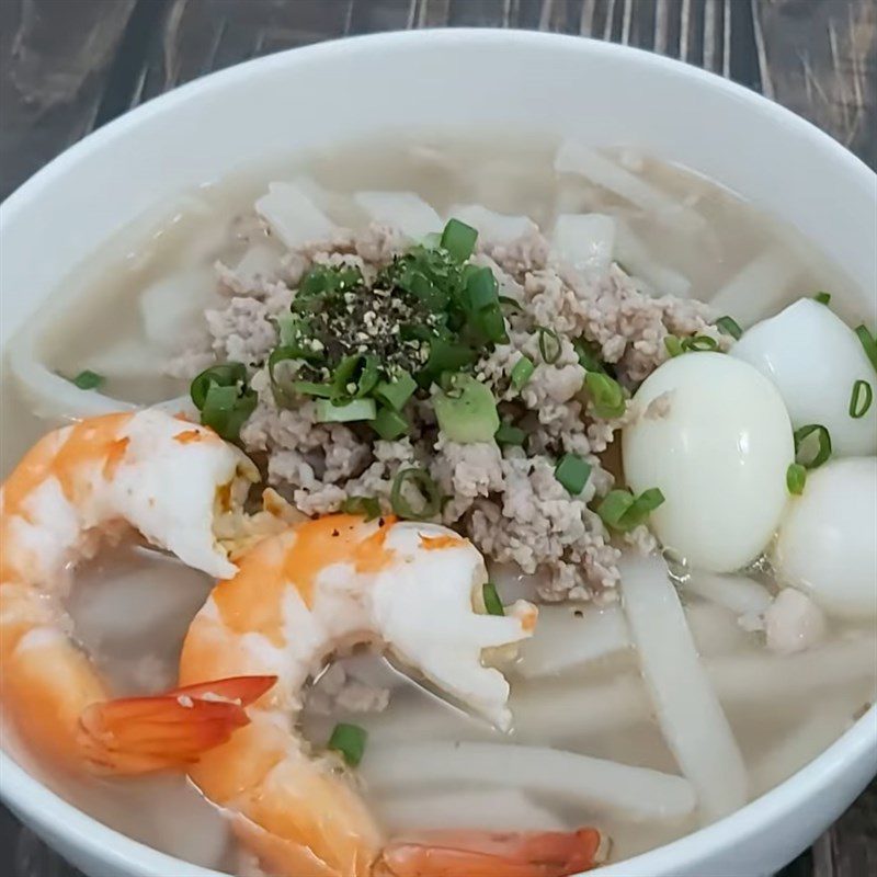 Step 7 Final product Banh canh with minced meat