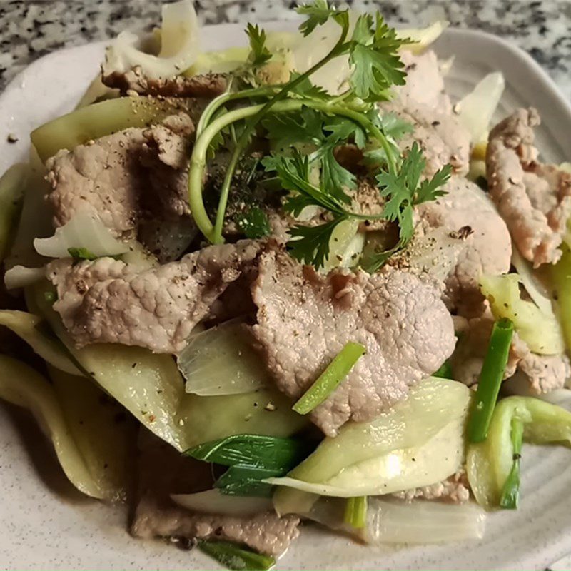 Step 4 Final Product Stir-fried beef with water lily