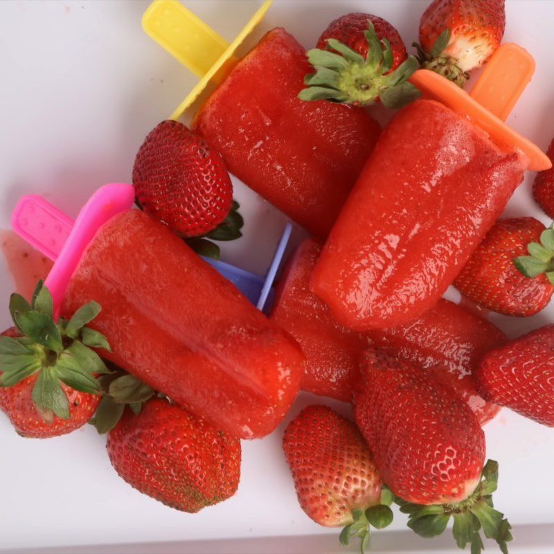 Step 4 Final product Strawberry popsicle