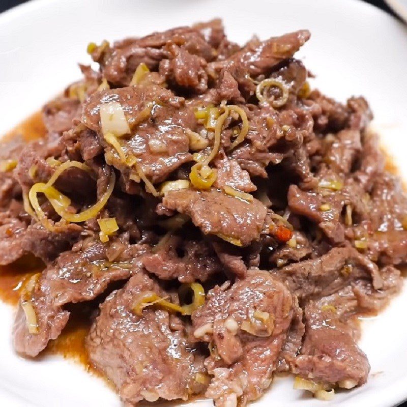 Step 4 Finished Product Stir-fried Beef with Lemongrass and Chili