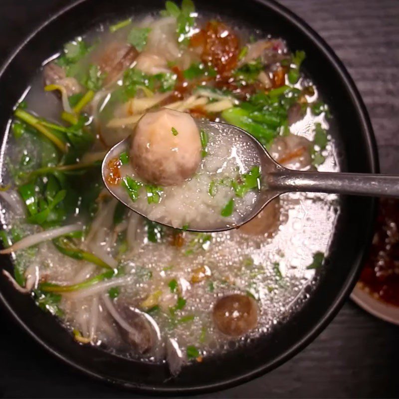 Step 4 Finished product Eel porridge with straw mushrooms